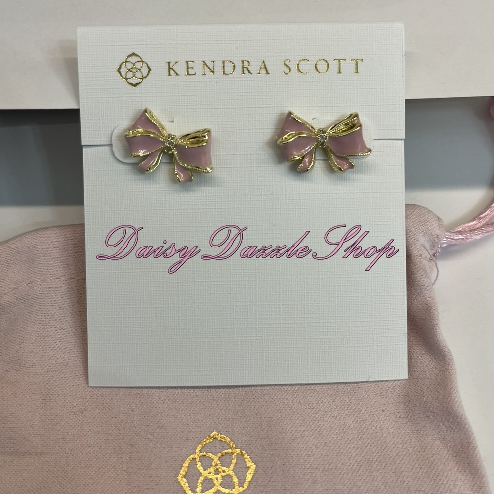 ✨🎀NEW Kendra‎ Scott x LoveShackFancy Pink Bow Gold Stud Earrings🎀✨